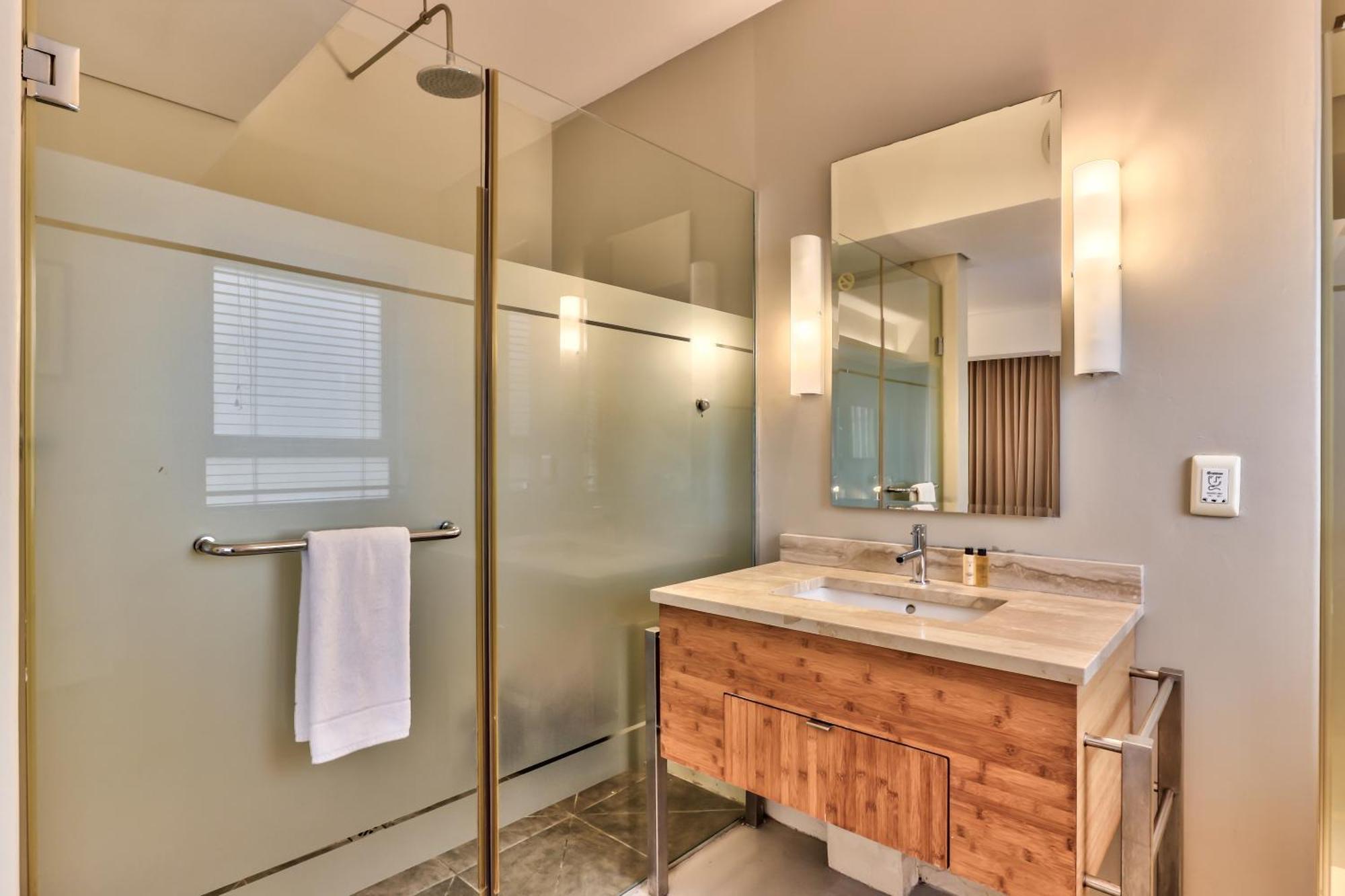 Wink Aparthotel Foreshore เคปทาวน์ ภายนอก รูปภาพ